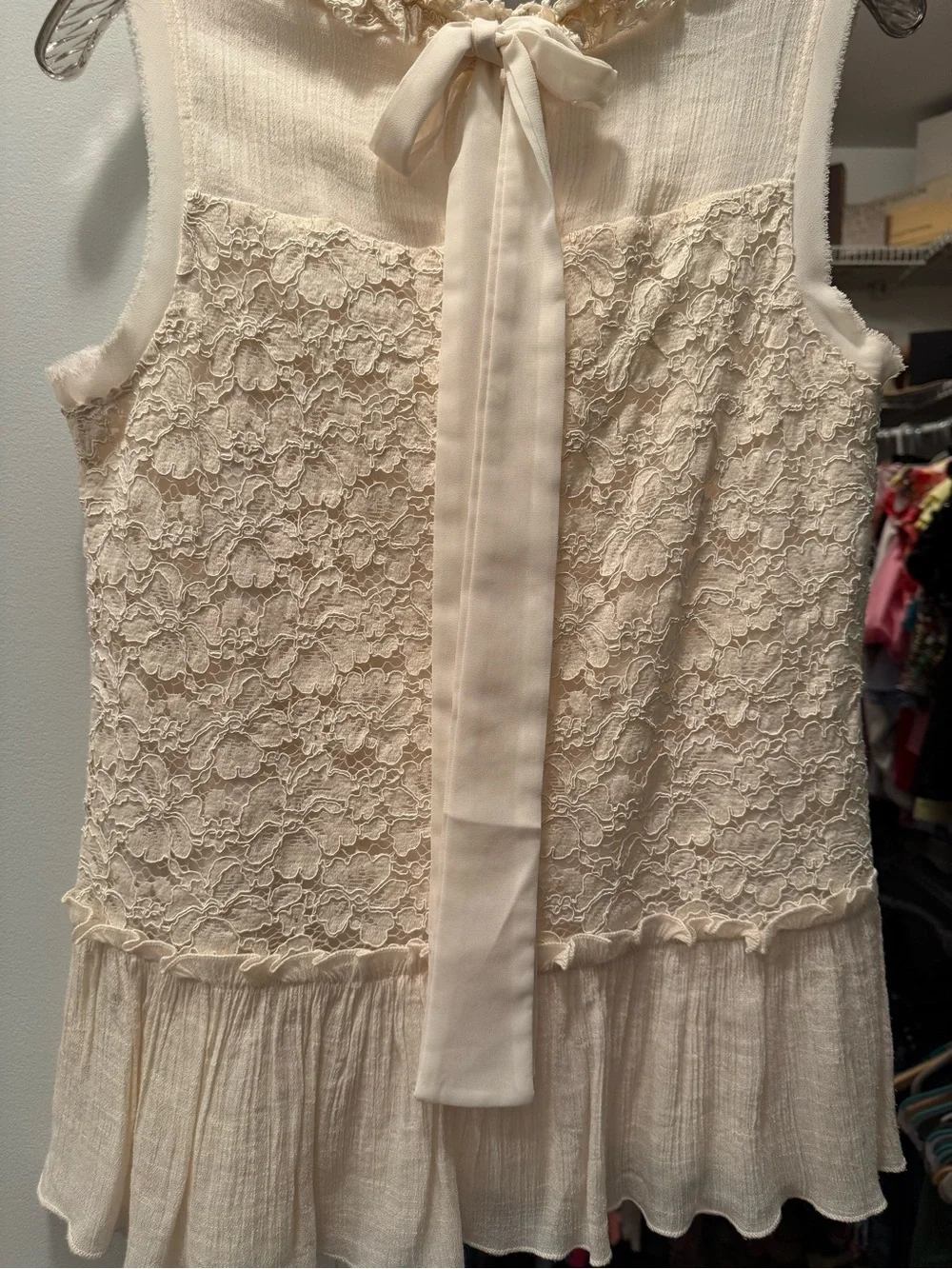Charley’s Boutique-Cream Lace Peplum Sleeveless Top-Medium - Picture 3 of 6